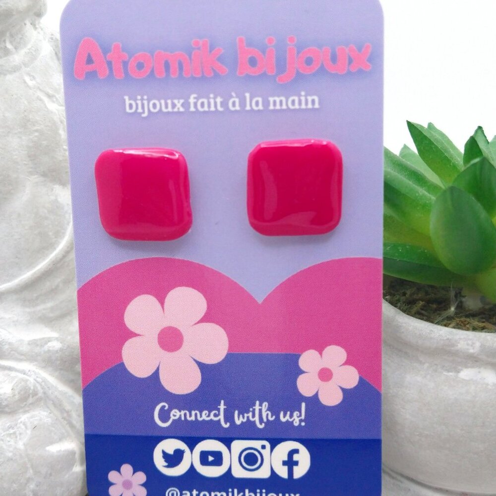 Handmade pink polymer clay earrings. Boucles d'oreilles fait à la main